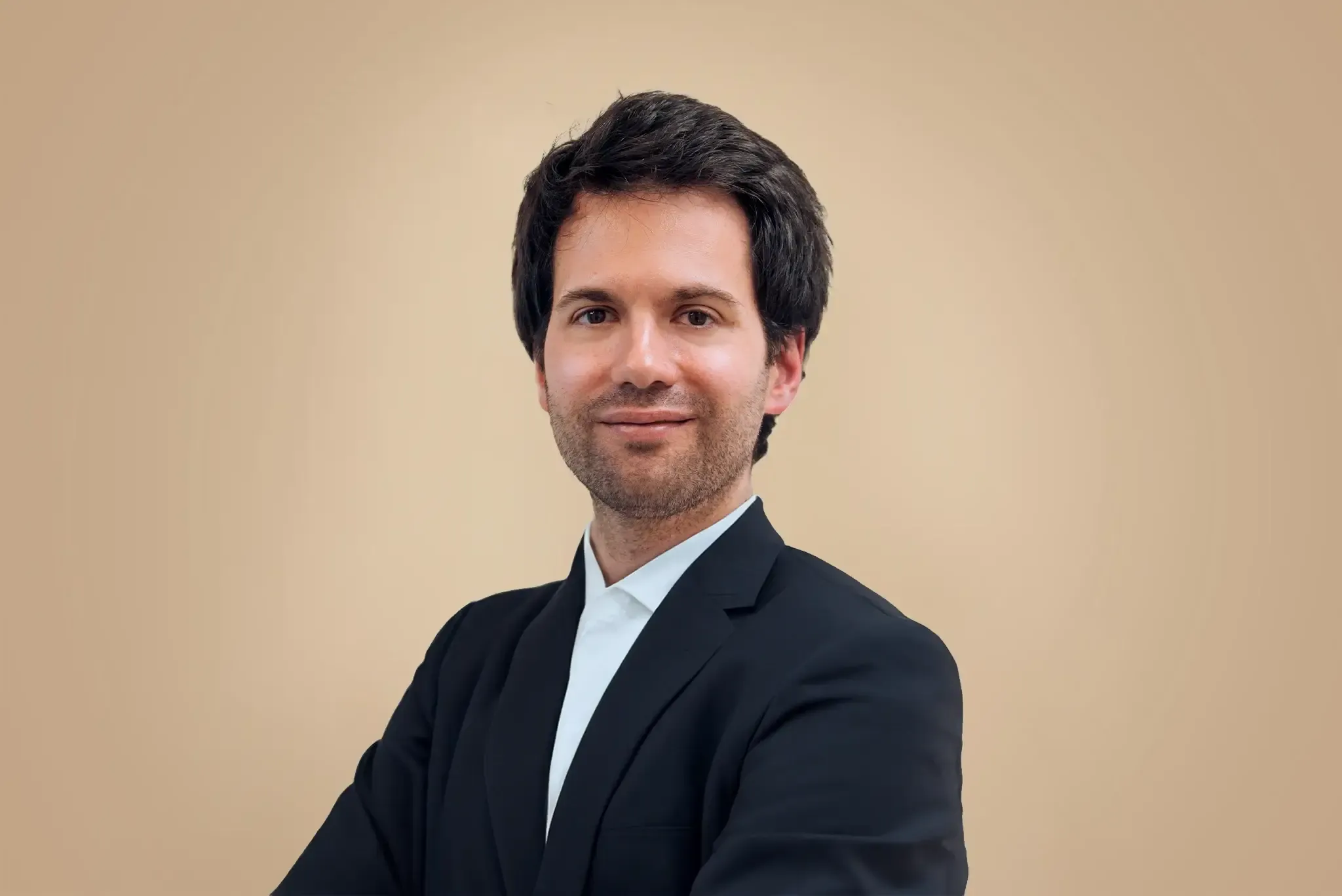 Dr. Carlos Corrales Benítez