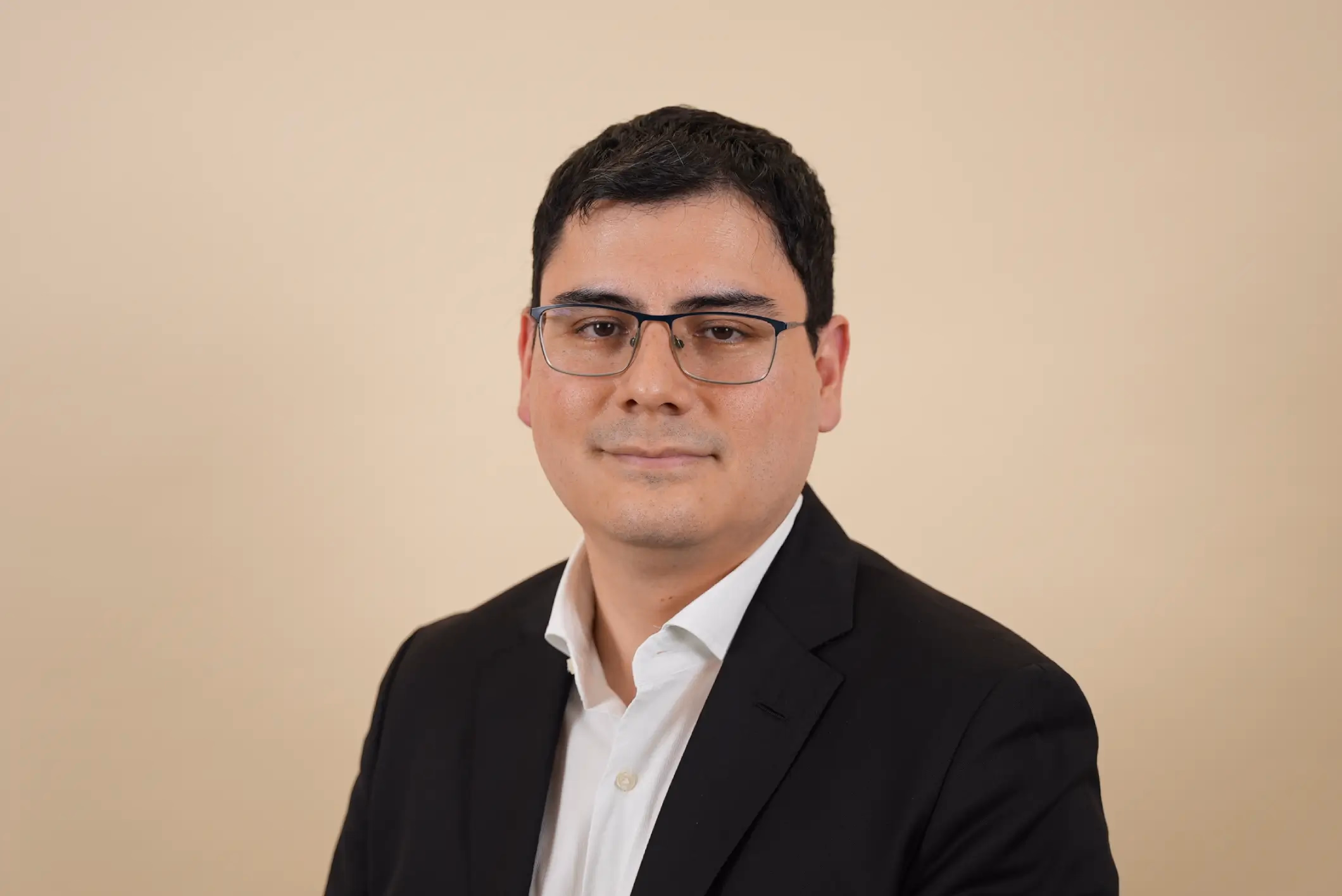 Dr. Edgar Carmona