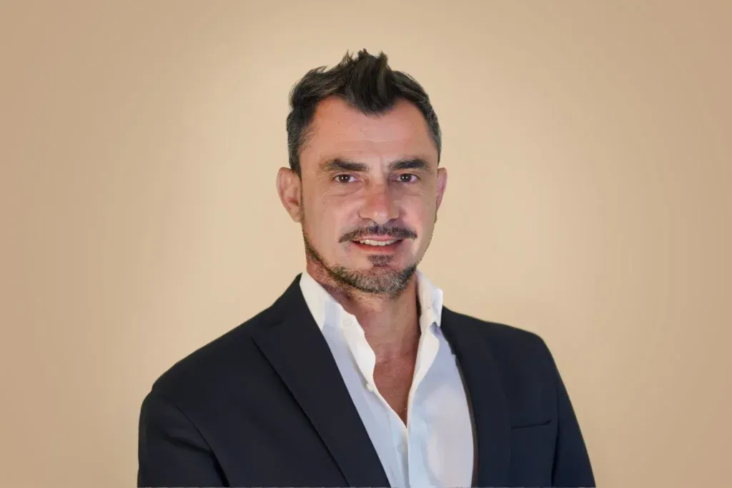 Dr. Martín Gastón
