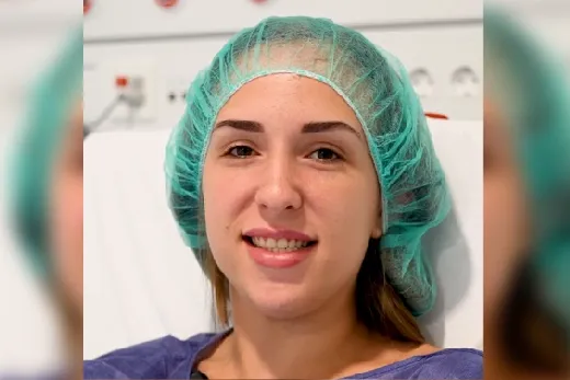 De seios pequenos a decote perfeito: o caso de Nadia