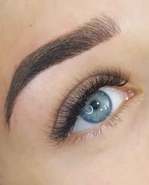 Después de Micropigmentación de cejas