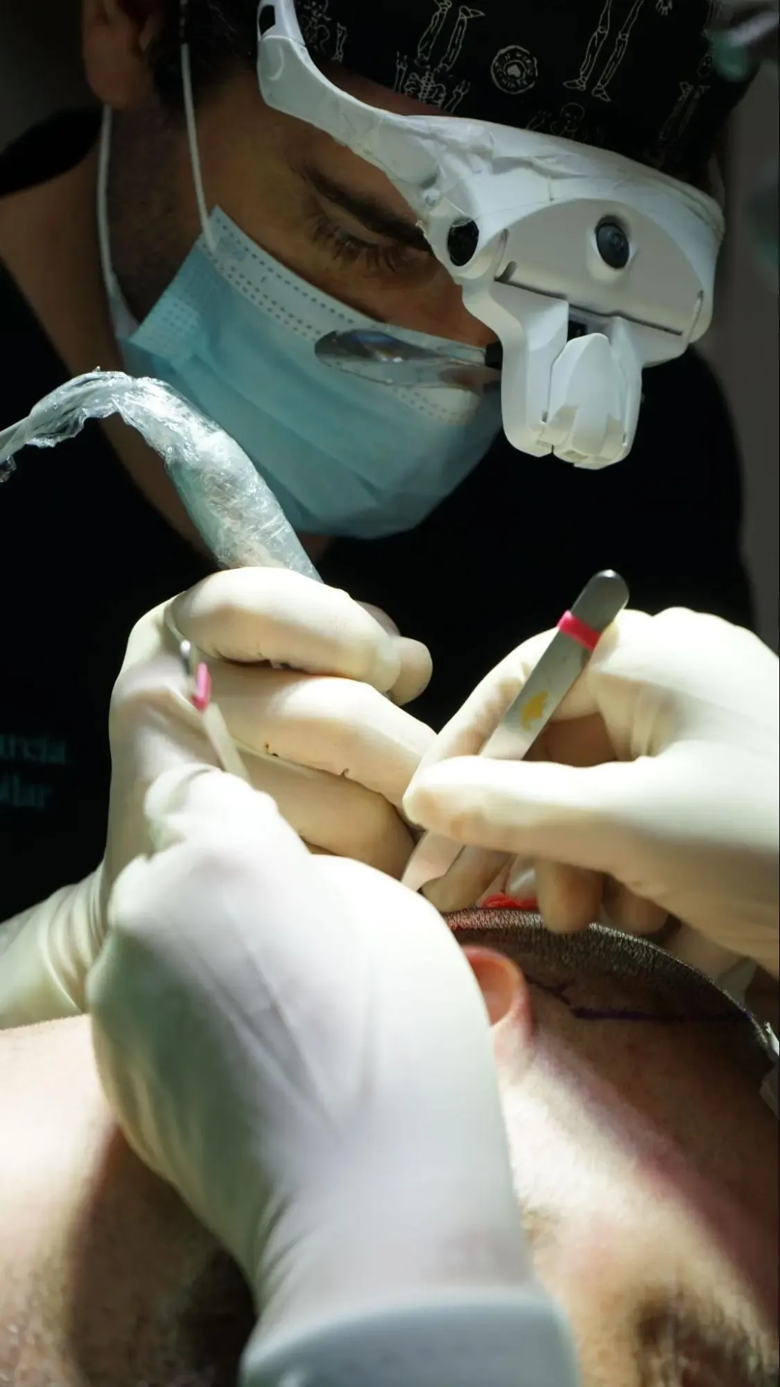 El Dr. Cristian Carrasco explica a ABC com afecta l’insomni a la salut capil·lar