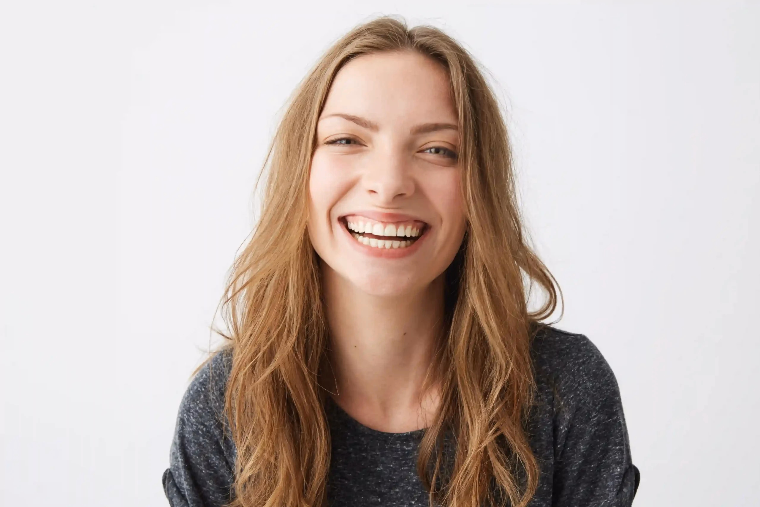 Sonrisa gingival: Dile adiós a las encías visibles